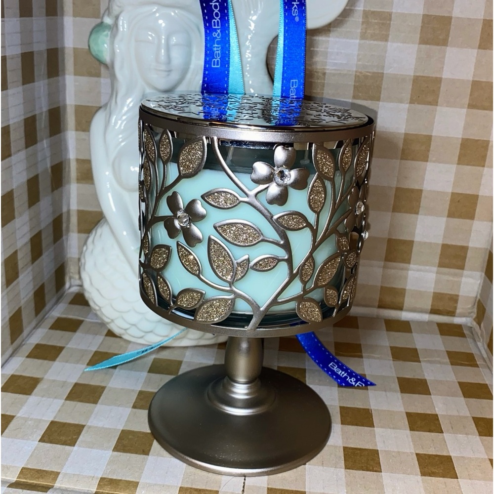 BATH AND BODY WORKS DOGWOOD PEDESTAL 3-WICK CANDLE HOLDER